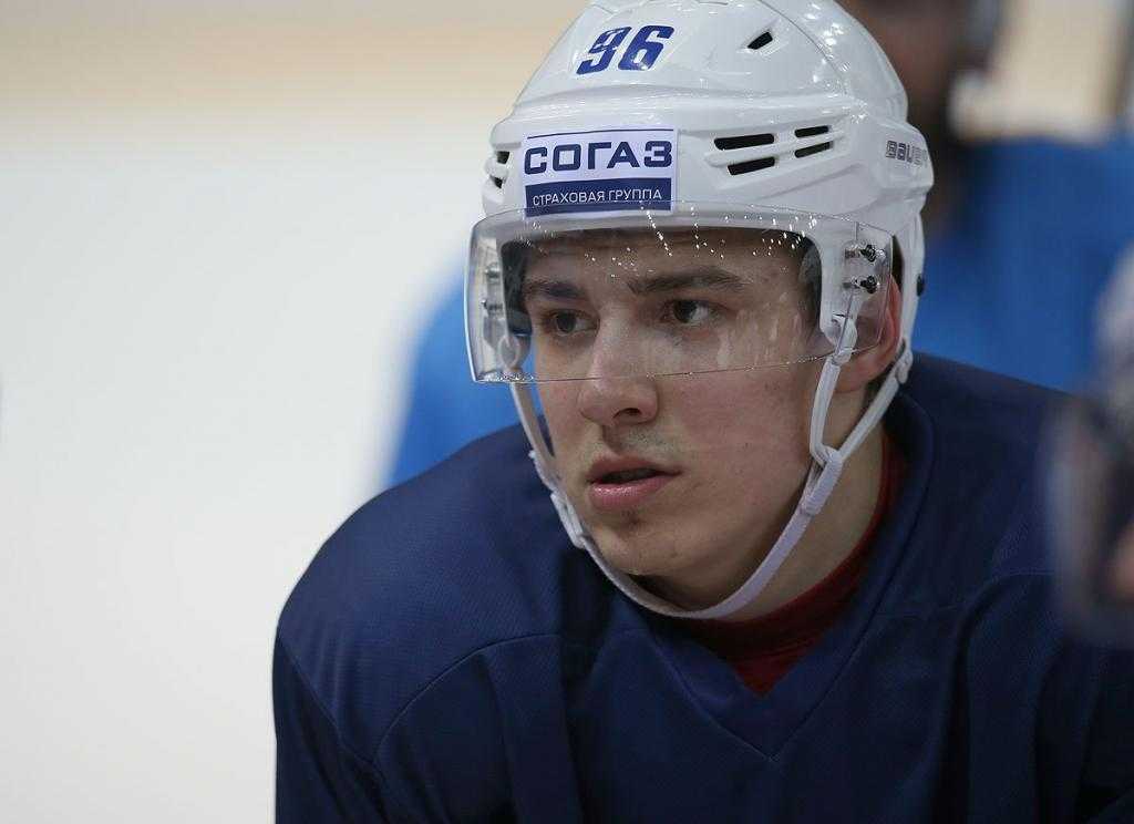 Андрей Кузьменко хоккеист
