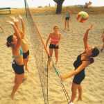 Как научиться играть в  пляжный волейбол?