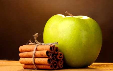 Как принимать кефир с корицей и яблоками